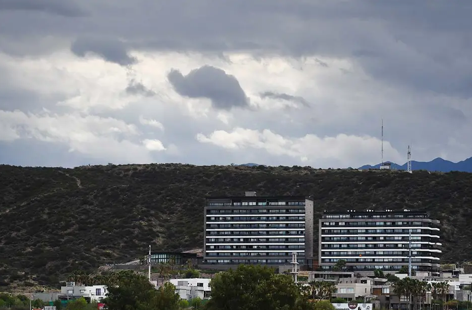 Rige Alerta Naranja Por Tormentas Con Granizo En Mendoza - Uvas Argentinas